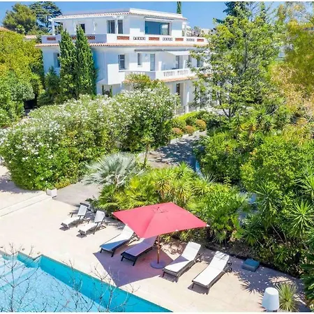 The Gatsby Mansion