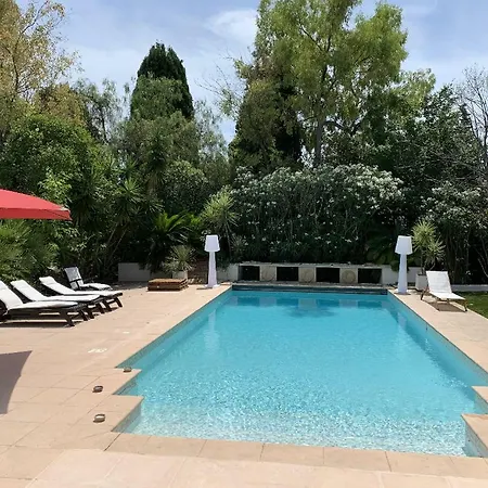 וילה The Gatsby Mansion *