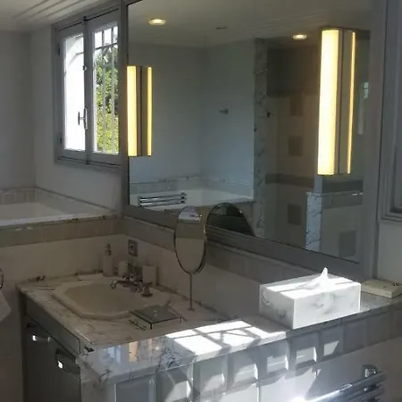 The Gatsby Mansion אנטיב