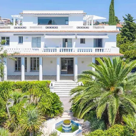 The Gatsby Mansion